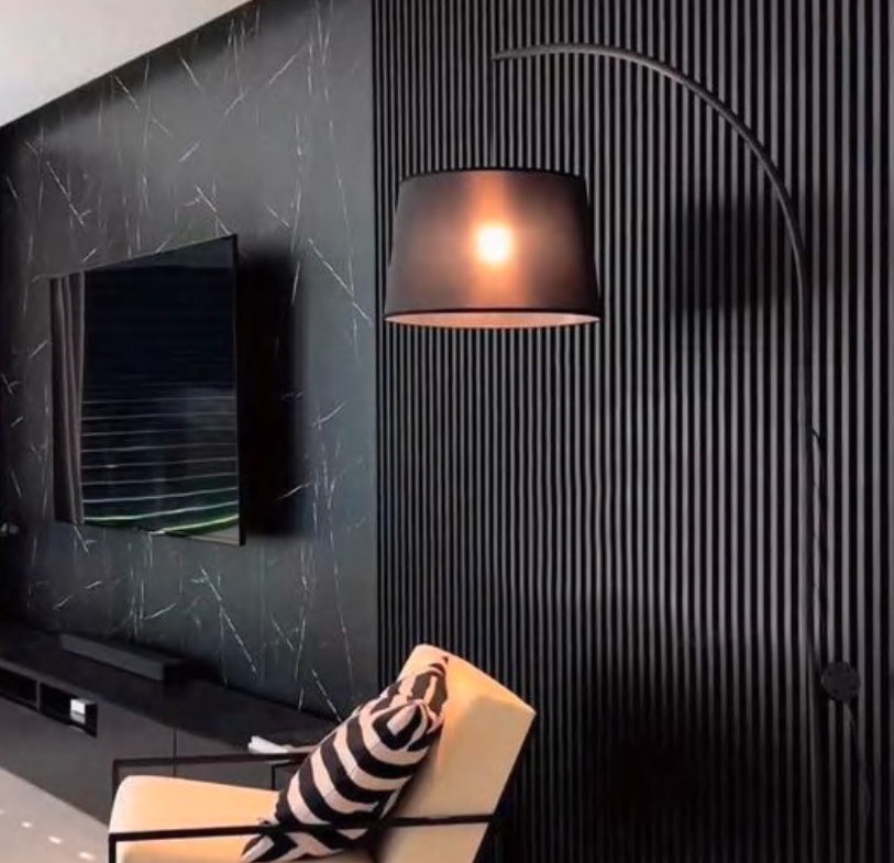 Caja de Lambrin WPC Color Negro - 16 paneles